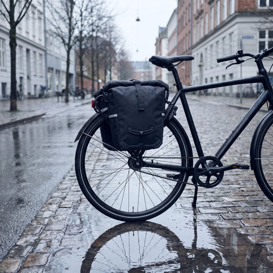 Waterproof Bike Pannier, 20 L in use